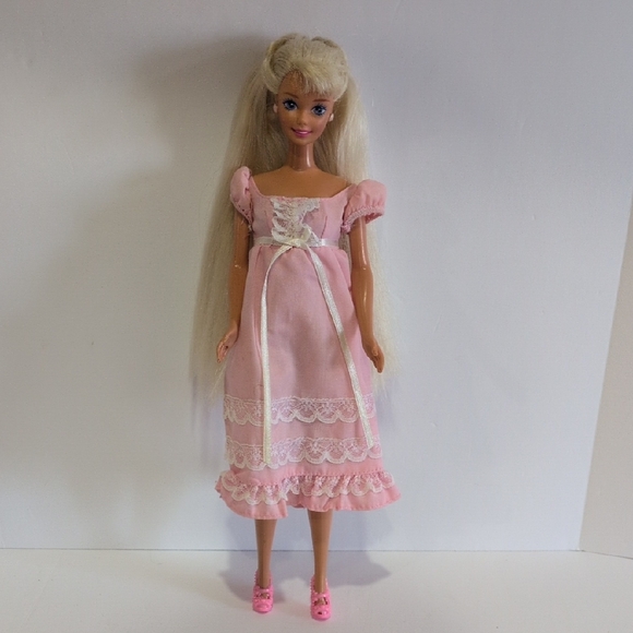 Barbie Family Set - 1966 Barbie, 1968 Ken, and 2017 Chelsea - Picture 11 of 16